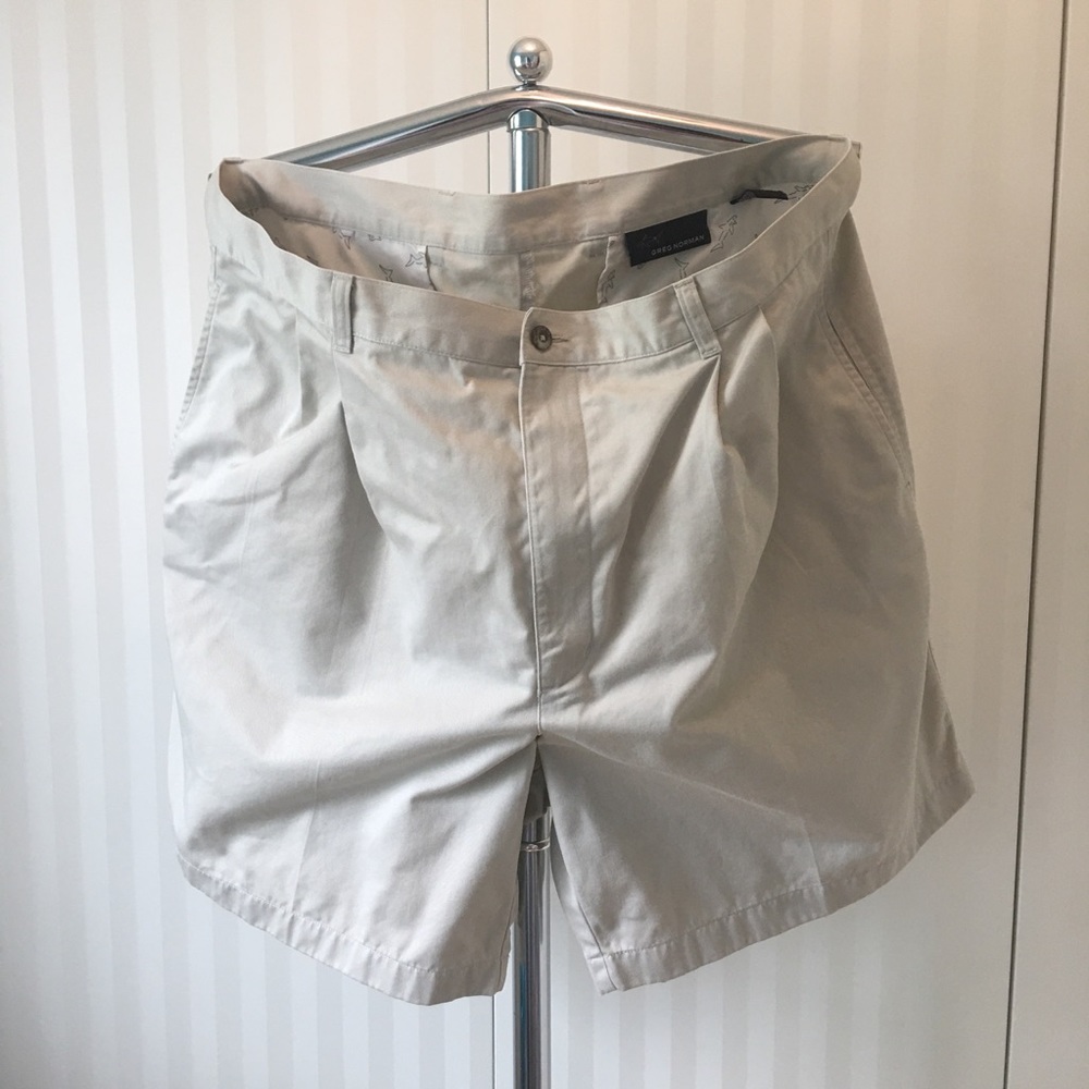 Greg Norman mens tan golf shorts Size 40